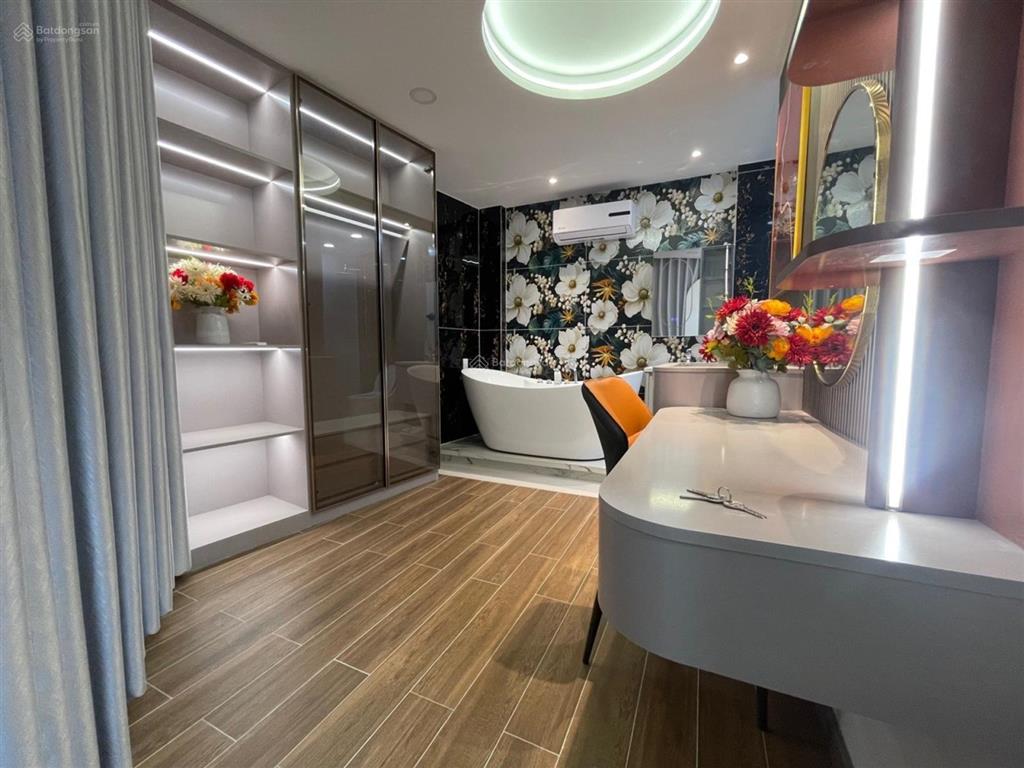 Phạm văn chiêu 55 m², 3 tầng sân thượng 4pn 6 wc nhỉnh 5 tỷ