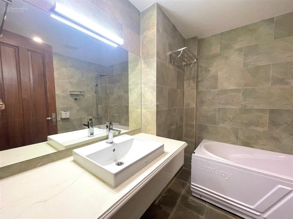 Phòng đẹp vcl ngay tây hồ  1n1k mới tinh full nội thất, bancol, giặt riêng, oto đỗ cửa ngay tây hồ