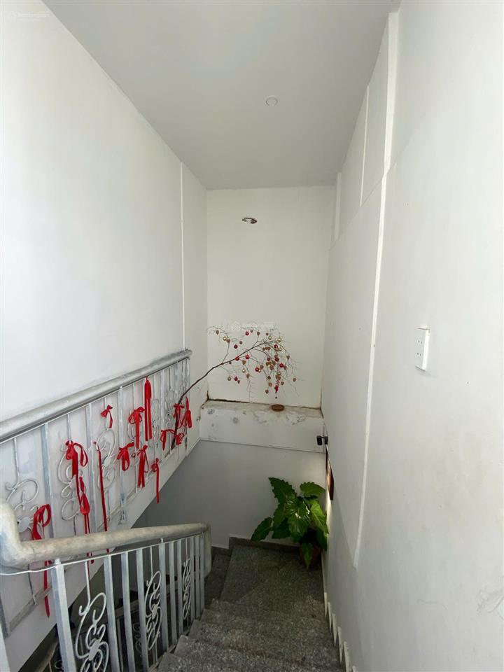 2mt 39 đinh công tráng ngang 8x18 8 tầng 1000m2 thang máy