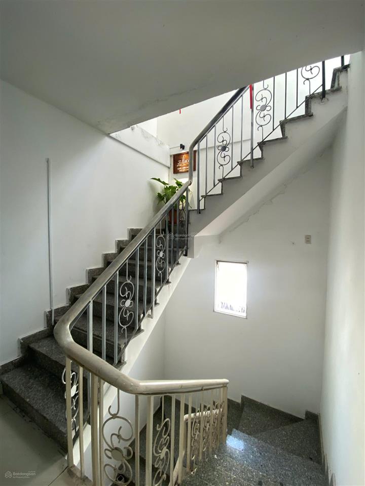 2mt 39 đinh công tráng ngang 8x18 8 tầng 1000m2 thang máy