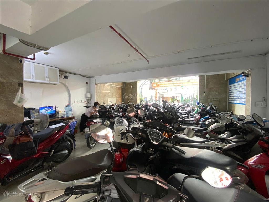 2mt 39 đinh công tráng ngang 8x18 8 tầng 1000m2 thang máy