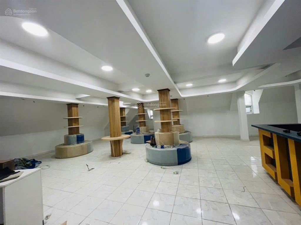1500m2 thảo điền live văn phòng siêu sẵn phòng nội thất