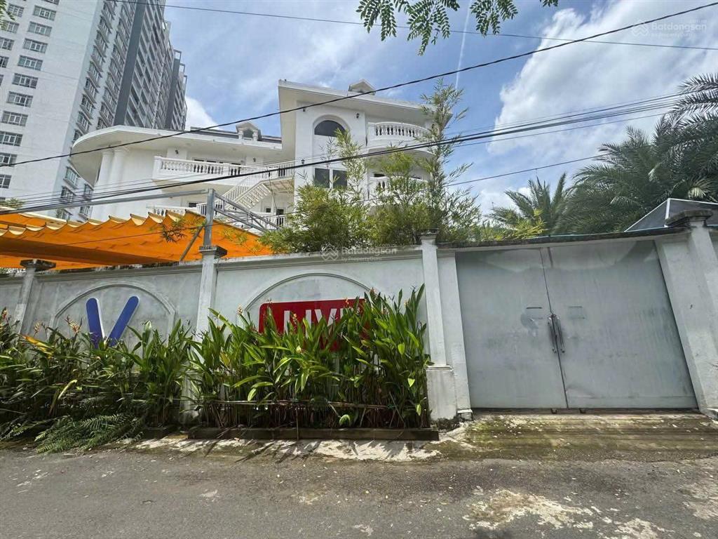 1500m2 thảo điền live văn phòng siêu sẵn phòng nội thất