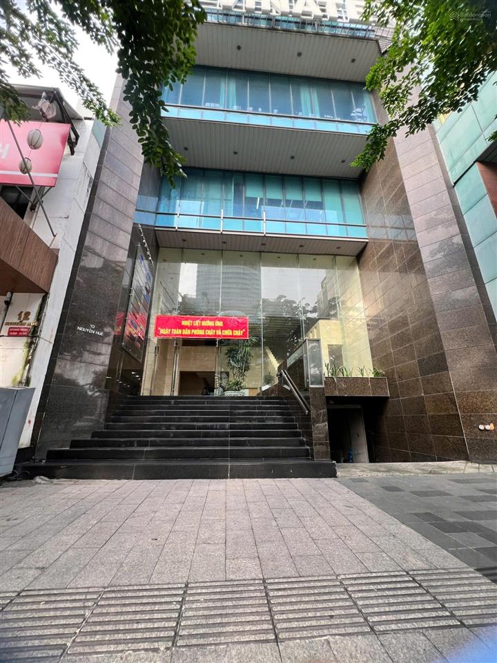 Vinatex building 10 nguyễn huệ sàn/nguyên căn 100m2  4000m2 hầm 18 lầu