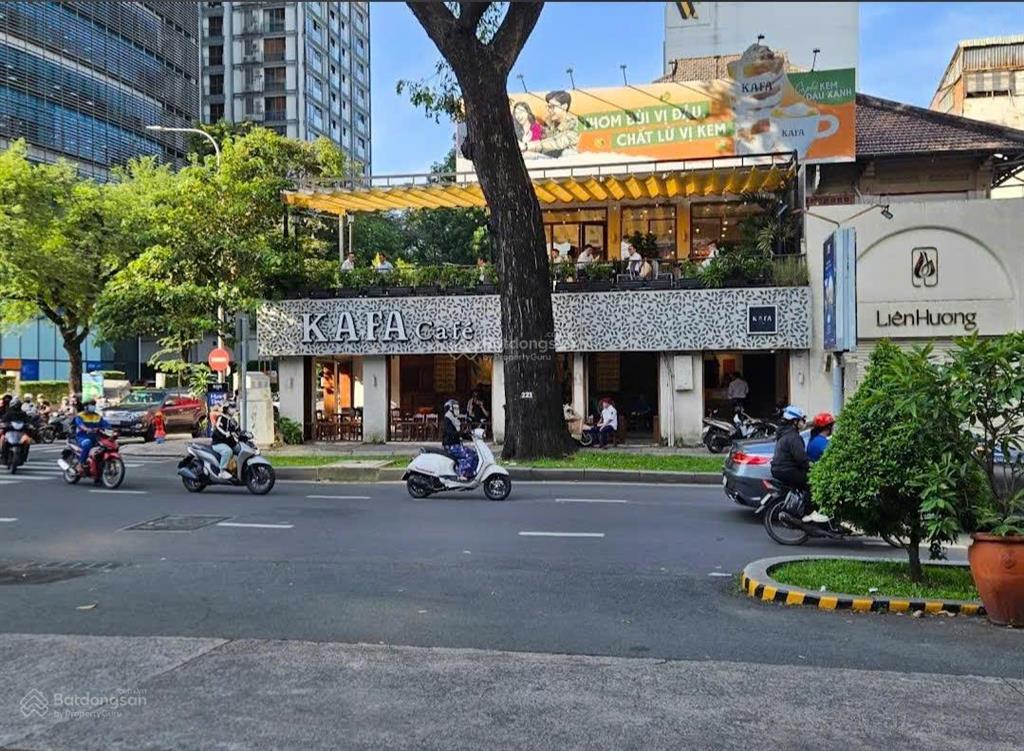 Cho thuê mặt tiền 15x20m ngã 4 nguyễn thị minh khai  pasteur quận 3  phù hợp f&b, showroom
