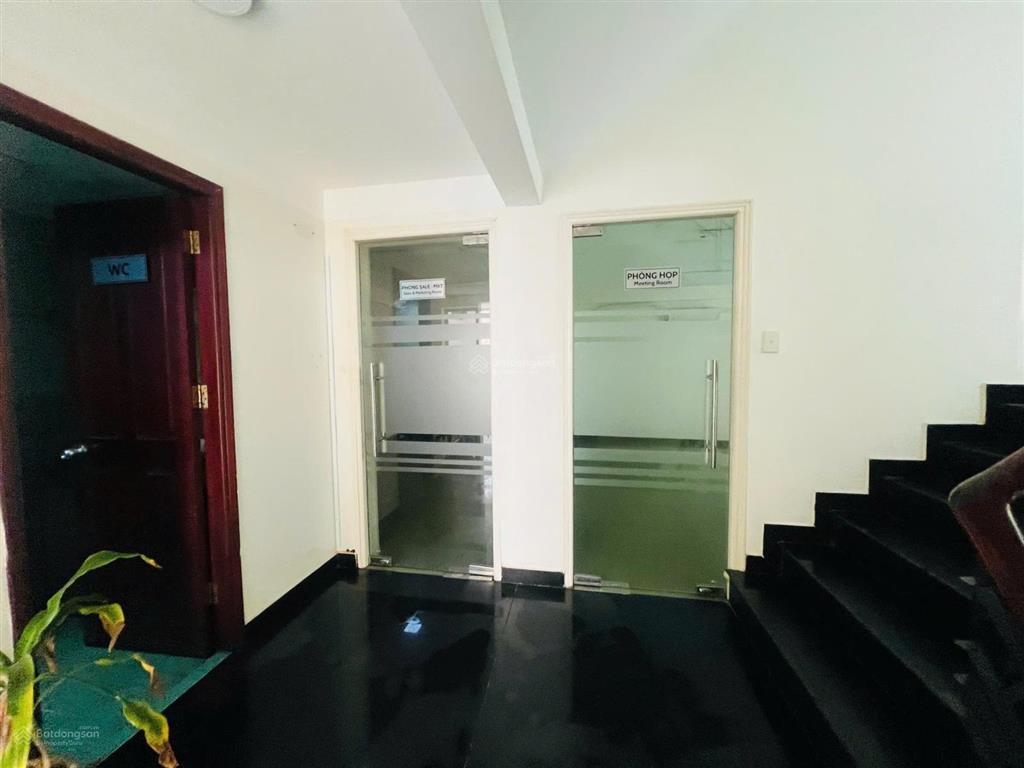 Tòa nhà mặt tiền hoa lan phú nhuận dt 10 x 20m giá 50 triệu