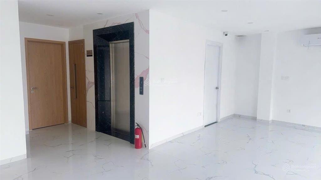 Nguyễn xí bình thạnh, hầm  6 lầu  thang máy, 1200m2