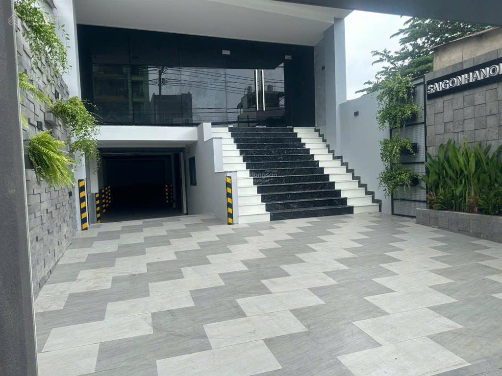 Nguyễn xí bình thạnh, hầm  6 lầu  thang máy, 1200m2