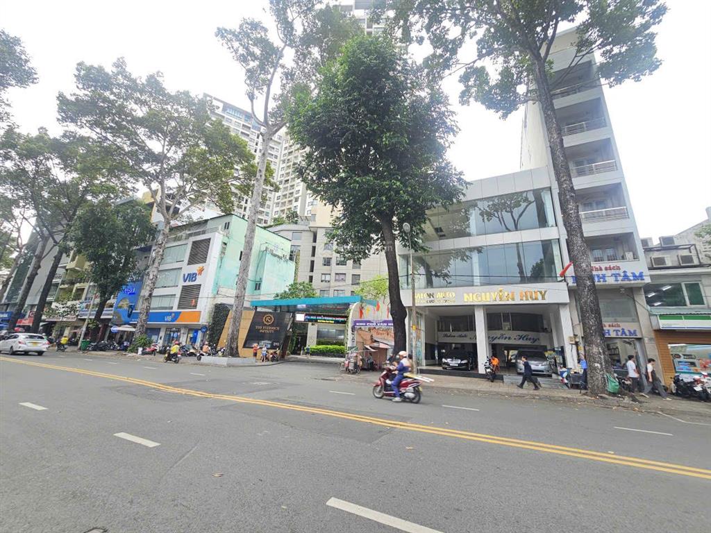 Cho thuê 2 mặt tiền an dương vương, quận 5  6 tầng có thang máy, pccc hoàn chỉnh
