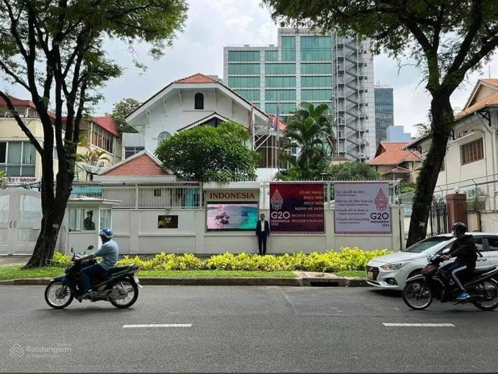 Mặt bằng siêu rộng phùng khắc khoan q1, 20x30m, trệt 2 lầu, 350tr