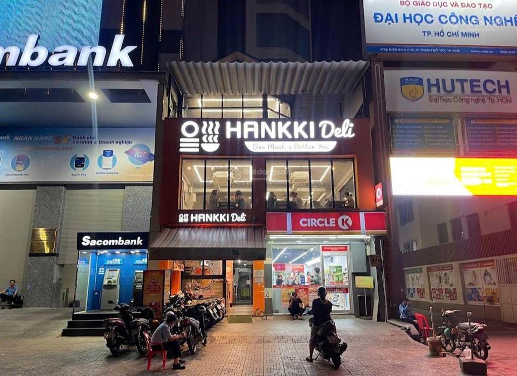 Thủ khoa huân ngay chợ bến thành 10x22 220m2