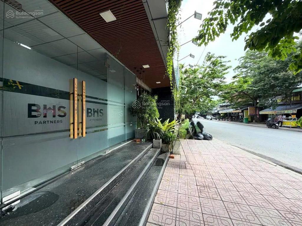 Ngang 8m| 7 tầng| 1000m2 thang máy lê văn duyệt sát quận 1