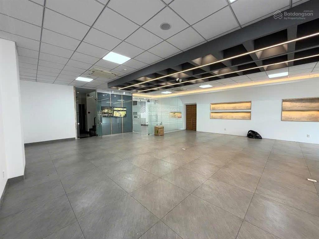 Ngang 8m| 7 tầng| 1000m2 thang máy lê văn duyệt sát quận 1