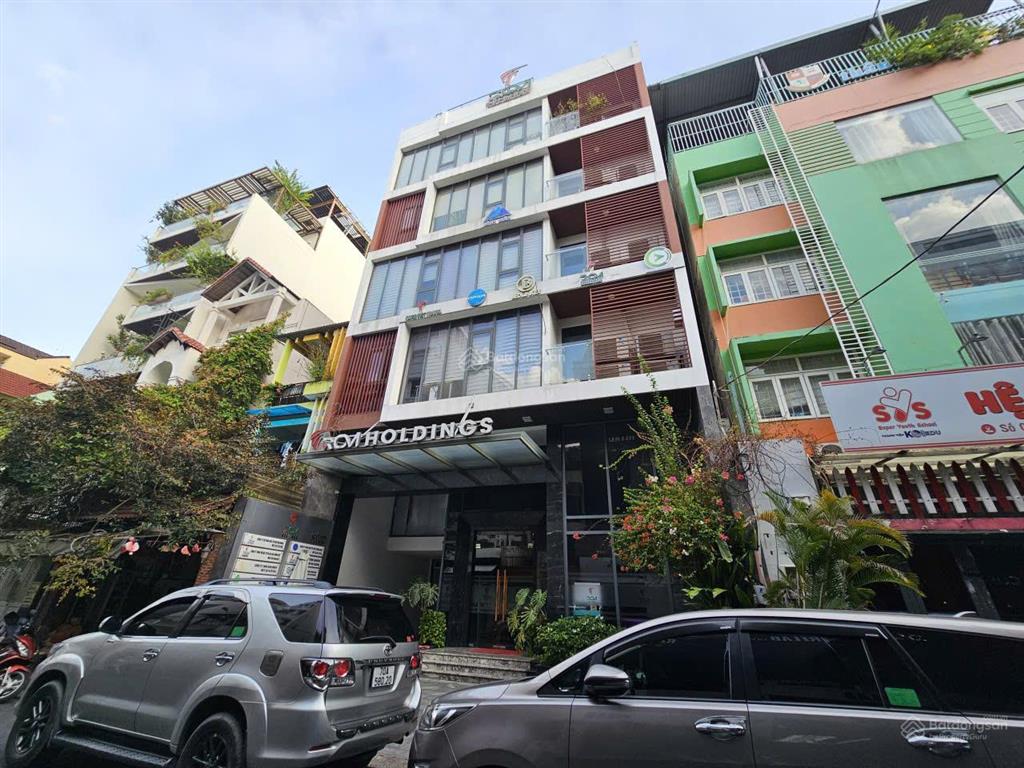 Tòa nhà hát giang ngang 10m hầm 7 lầu 1200m2 siêu đẹp
