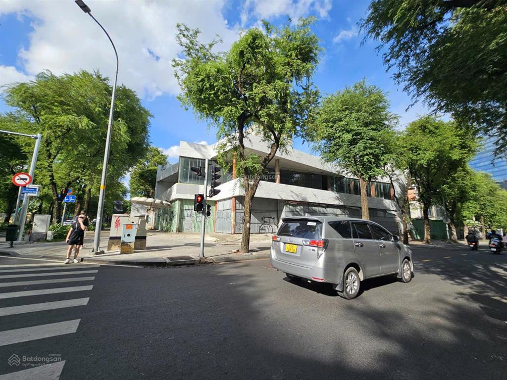 Ngang 50 sâu 30m nguyễn hữu thọ 1500m2 nhà + đất ngay sunrise city