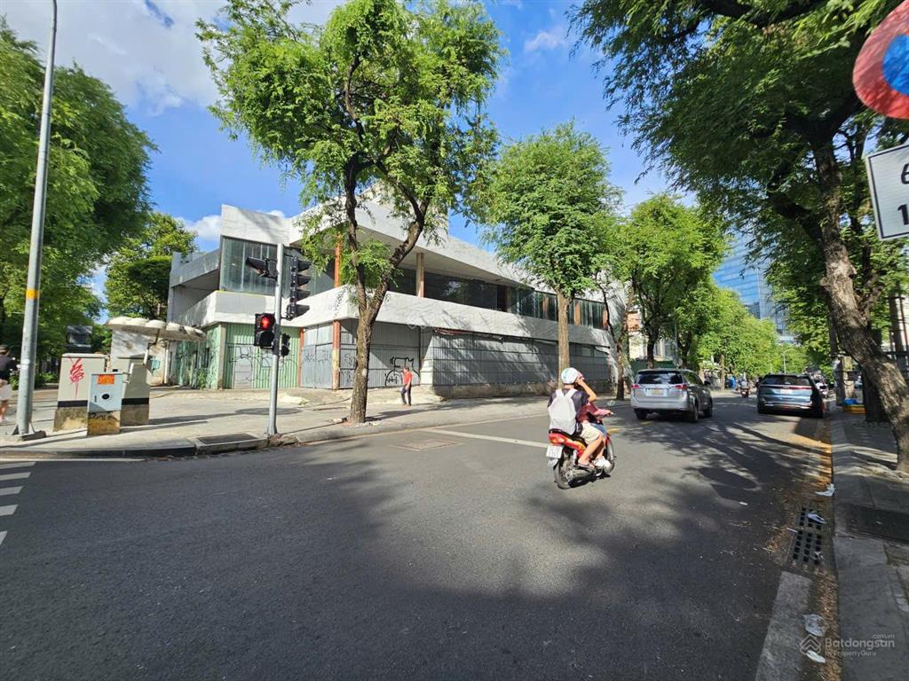 Ngang 50 sâu 30m nguyễn hữu thọ 1500m2 nhà + đất ngay sunrise city