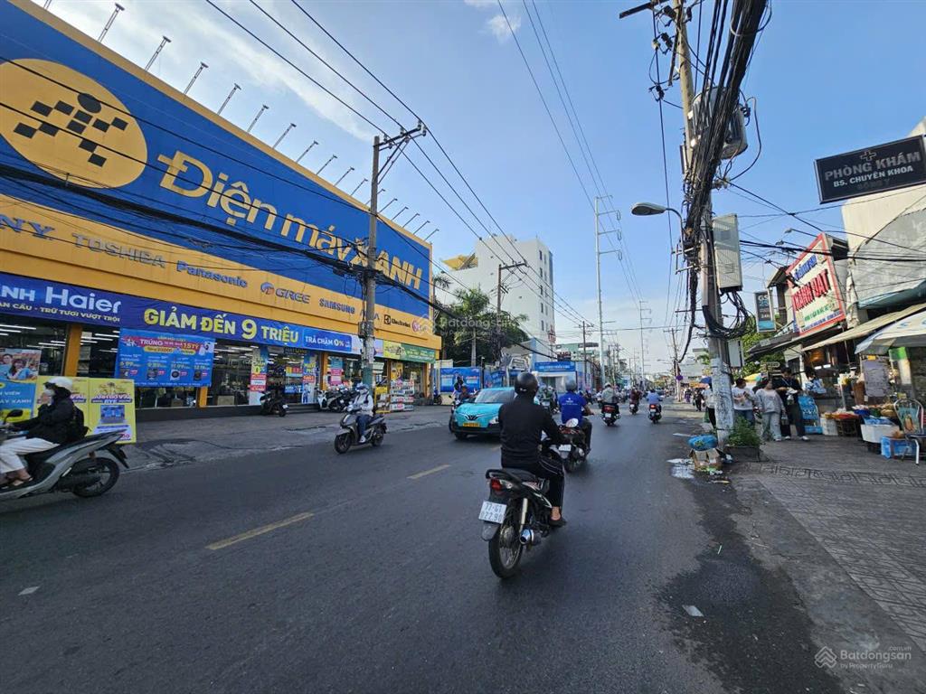 Mt âu cơ ngang 8mx20 160m2 đối diện đại học văn hiến