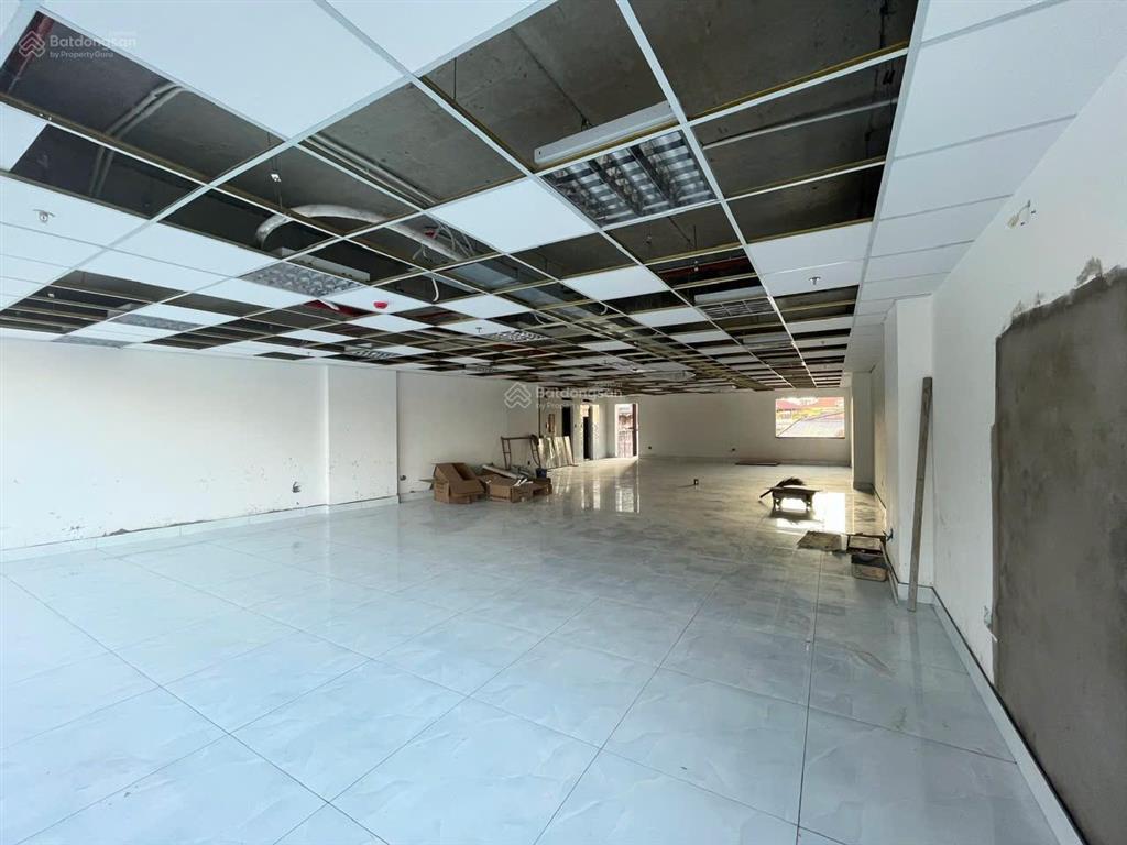 5000m2 ngang 20m sâu 40m 8 tầng 485 lê quang định