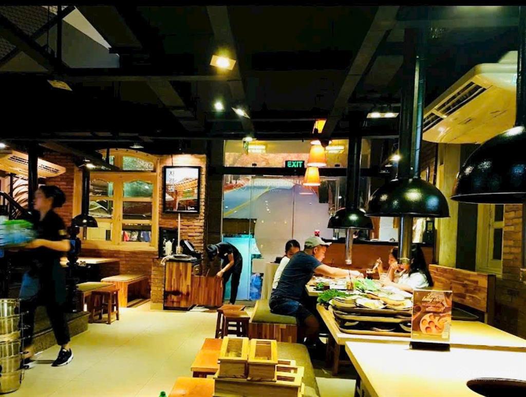 Cho thuê mặt bằng kinh doanh đẹp tại phan xích long, phú nhuận  dt 8x16m  hầm + 3 lầu