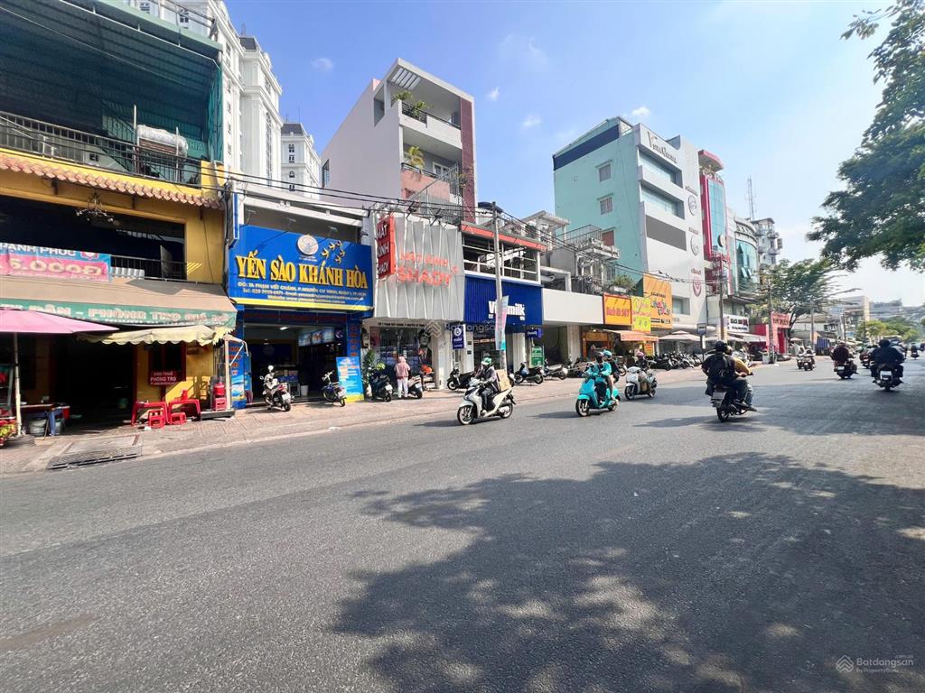Cho thuê mặt bằng kinh doanh 180m giá 80tr  ngốc ngã tư phạm viết chánh & cống quỳnh quận 1
