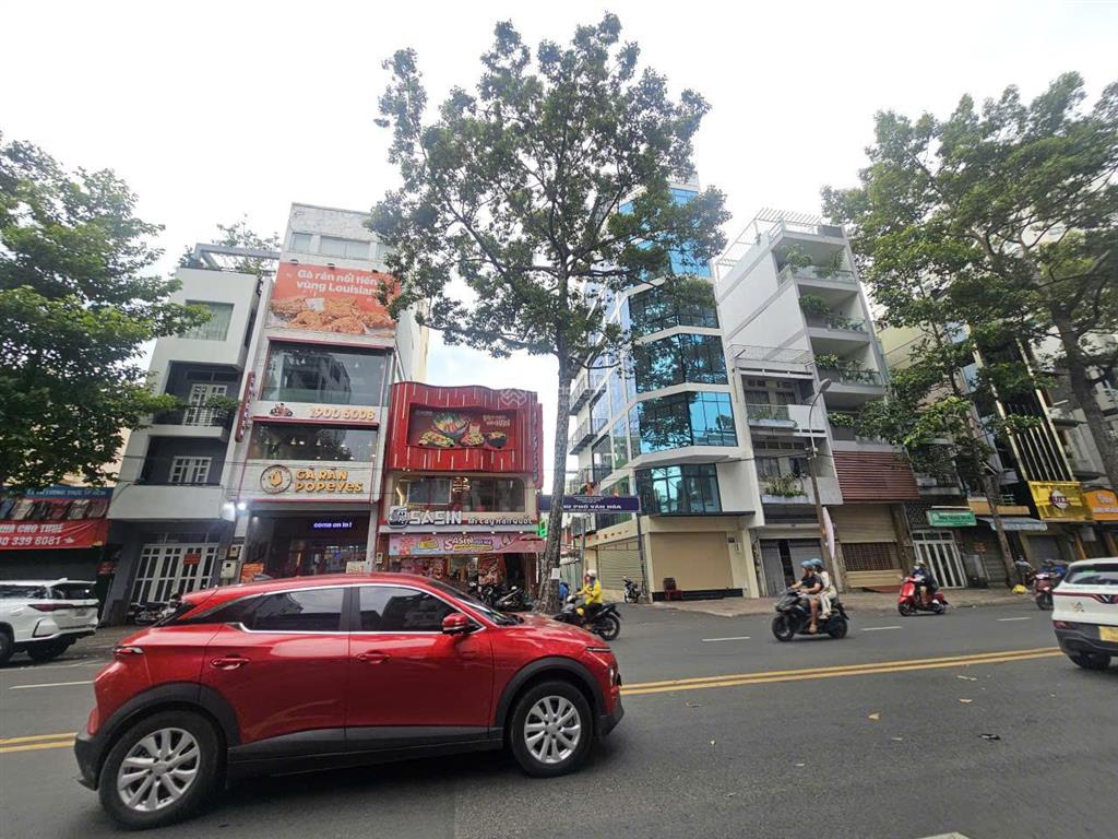 Cho thuê mặt tiền an dương vương, quận 5  ngang khủng 11m  phù hợp showroom, thẩm mỹ viện