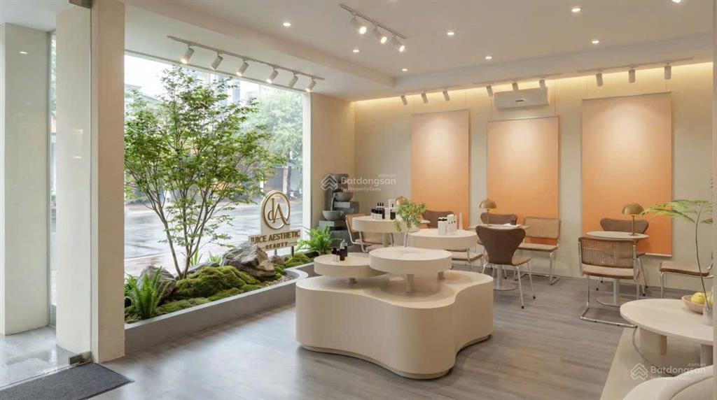Mt ngang 8m hiếm 3 tầng lý tự trọng ngay chợ bến thành