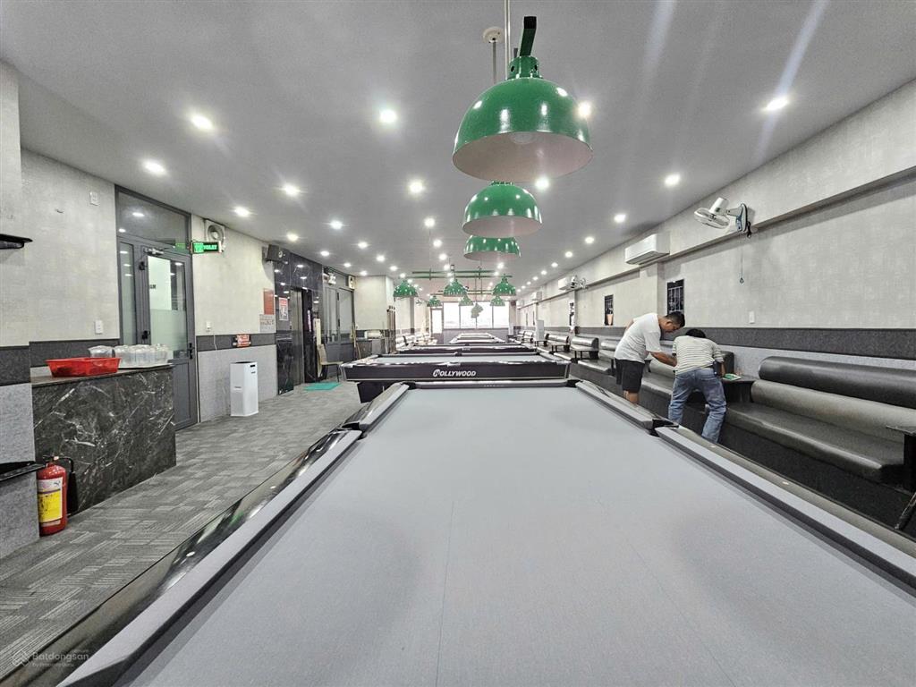 Tòa nhà 22 thành thái ngang 11m hầm 7 lầu 1200m2 đầy đủ pccc