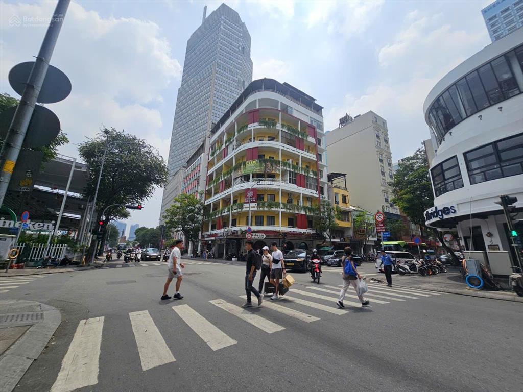 Ngã tư 39 hai bà trưng  đông du ngang 30x7m 215m2 phố đi bộ