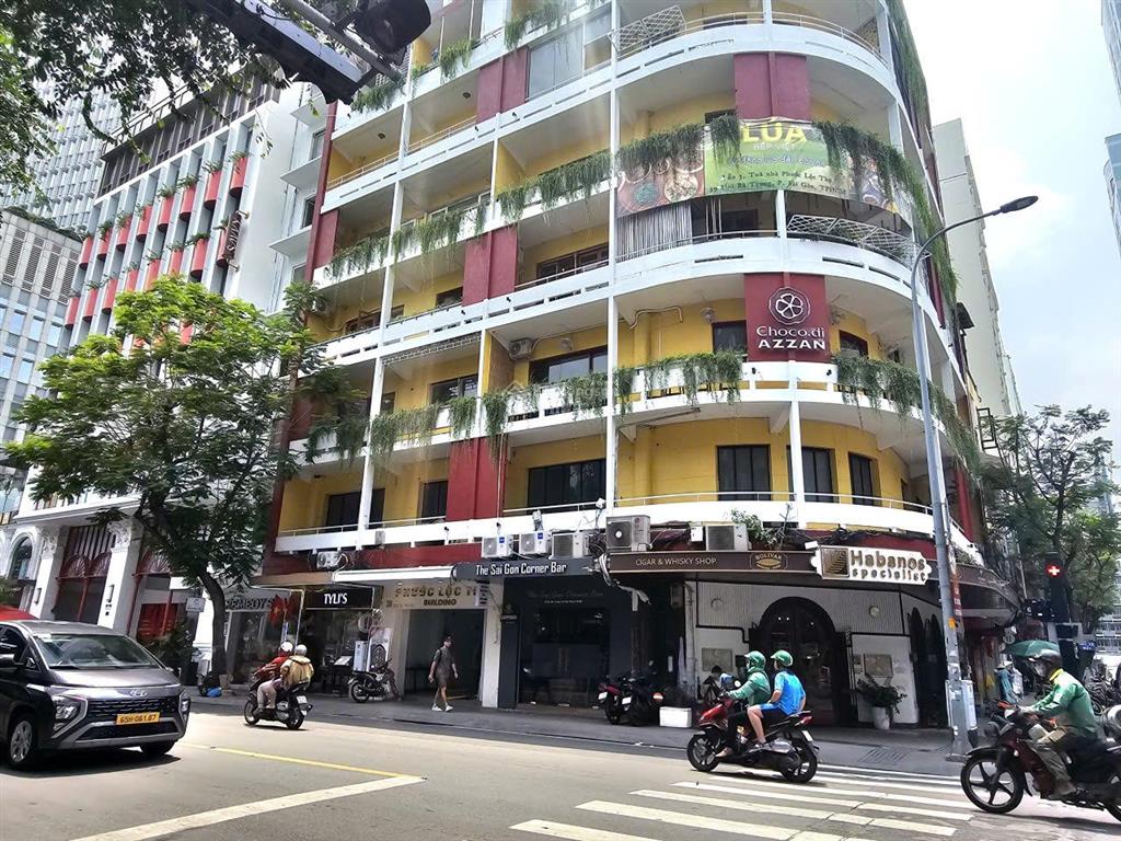 Ngã tư 39 hai bà trưng  đông du ngang 30x7m 215m2 phố đi bộ
