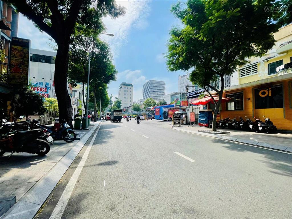 20 trần cao vân ngang 14m 800m2 ngay hồ con rùa