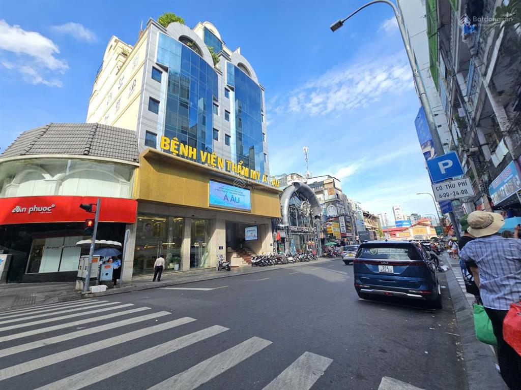 Building lý tự trọng ngang 8m 1000m2 5 tầng thang máy ngay chợ bến thành