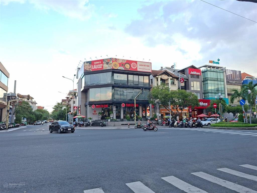 Góc 197 phan xích long ngang 20mx15 hầm 3 tầng 900m2 thang máy