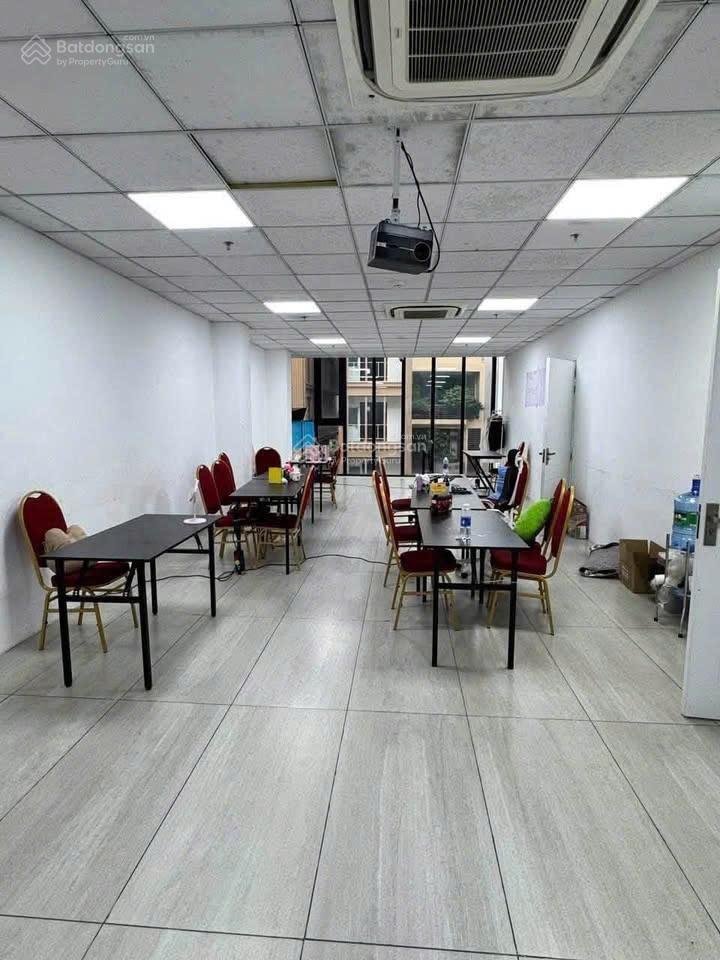 Tòa nhà 70 bạch đằng ngang 10m 7 lầu 1100m2 tm pccc giá chỉ 170 triệu