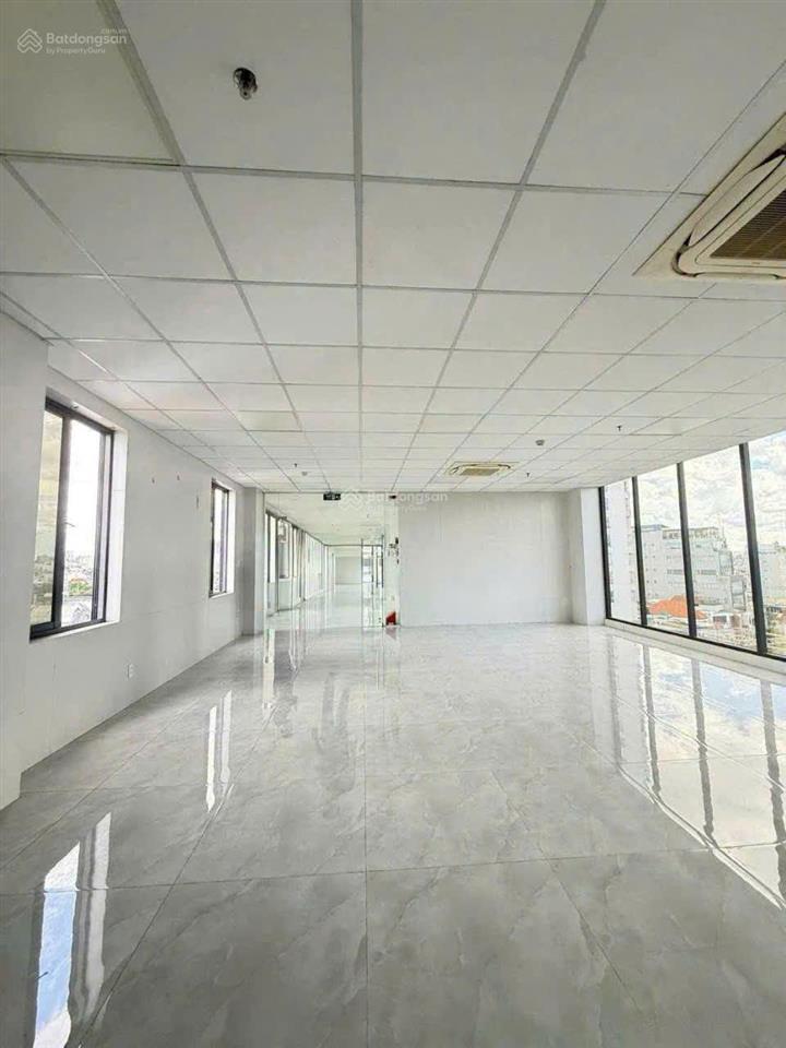 Tòa nhà 800m2 ngang 8m 6 tầng giá 1xx triệu hồng bàng quận 5