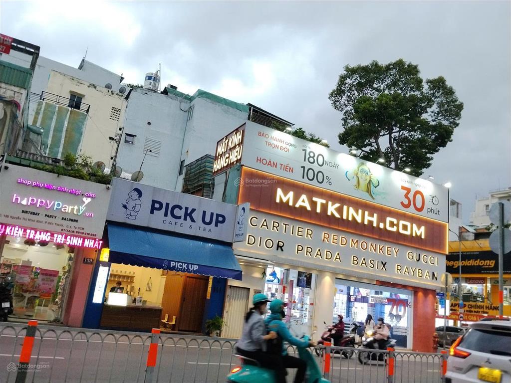 Mặt tiền nguyễn thị minh khai, phường bến thành, ngang 4.2m, 300m2, tiện f&b, showroom