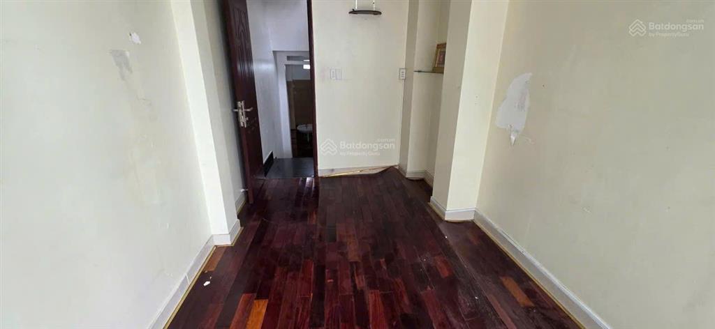 Mặt tiền bến thành quận 1 ngang 4m 300m2 giá chỉ 55 triệu tiện shop spa