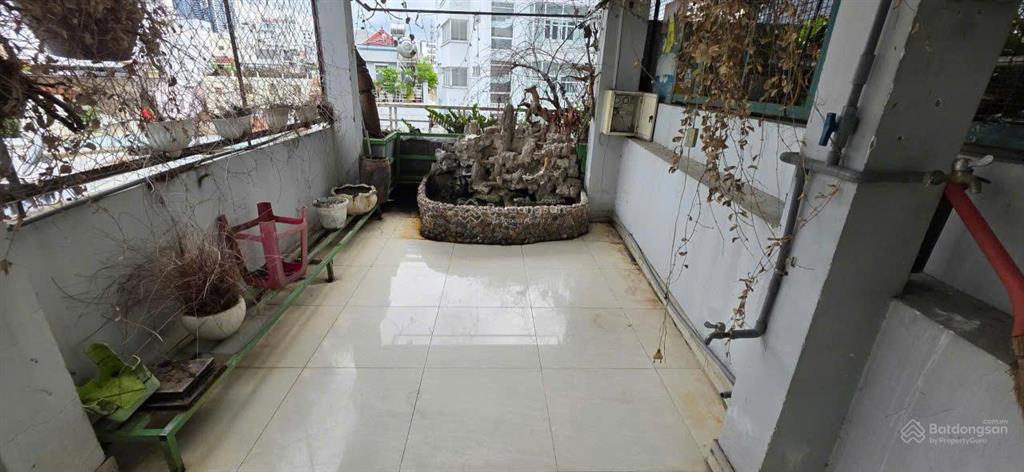 Mặt tiền bến thành quận 1 ngang 4m 300m2 giá chỉ 55 triệu tiện shop spa