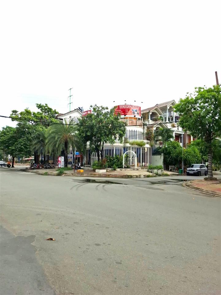 Góc 2 mặt tiền kinh doanh đắc địa  ngay trục đường lớn nguyễn quý đức, quận 2