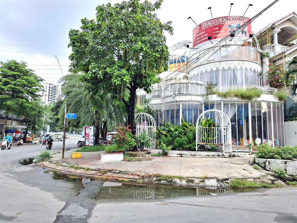 Góc 2 mặt tiền kinh doanh đắc địa  ngay trục đường lớn nguyễn quý đức, quận 2