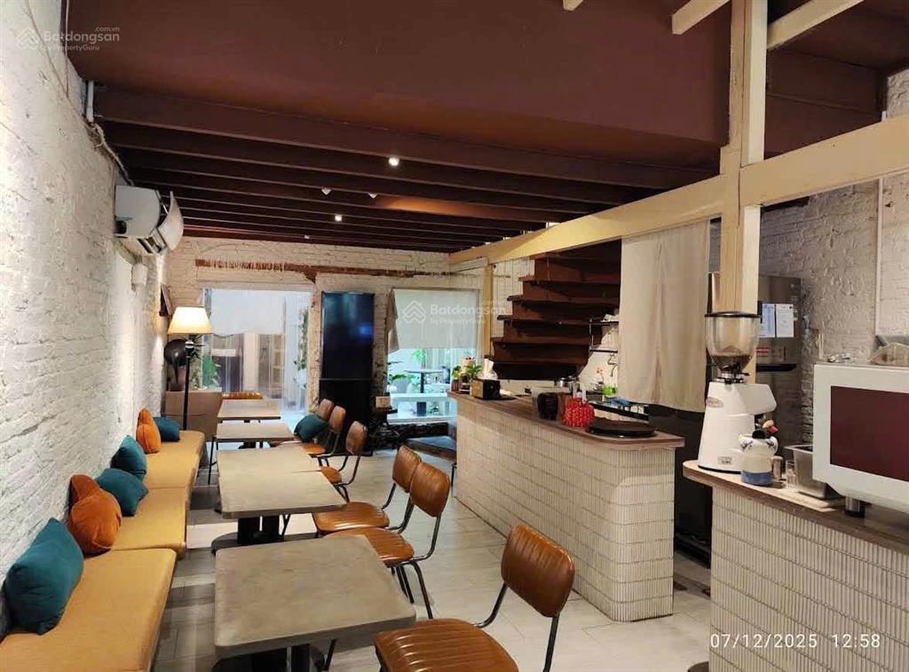 Mặt bằng hẻm xe hơi trung tâm quận 1