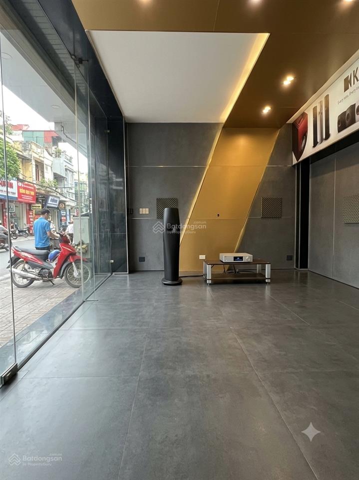 Mặt bằng kinh doanh vị trí đắc địa  trung tâm sầm uất quận 1