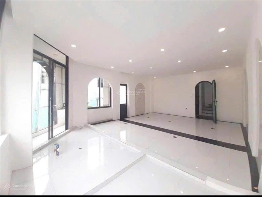 2 mặt tiền kinh doanh  khu vực thời trang lê văn sỹ, phú nhuận