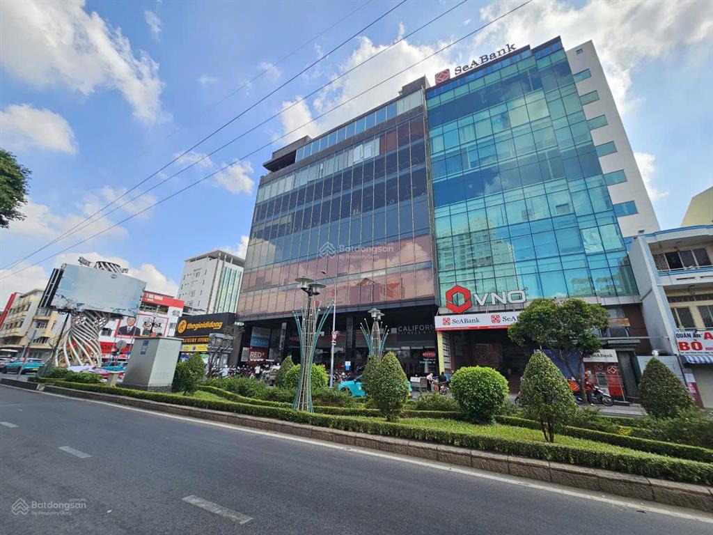 Tòa nhà thương hiệu 5500m phan xích long 28.3x26 hầm 10 tầng