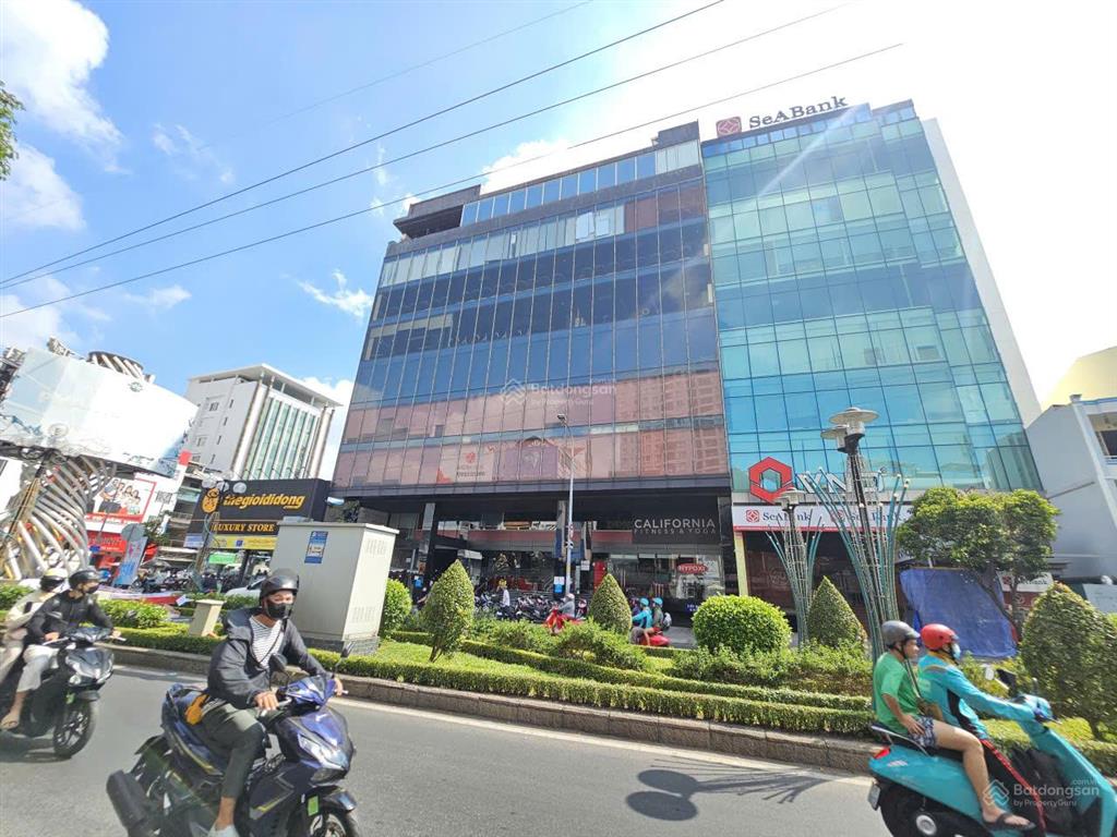 Tòa nhà thương hiệu 5500m phan xích long 28.3x26 hầm 10 tầng
