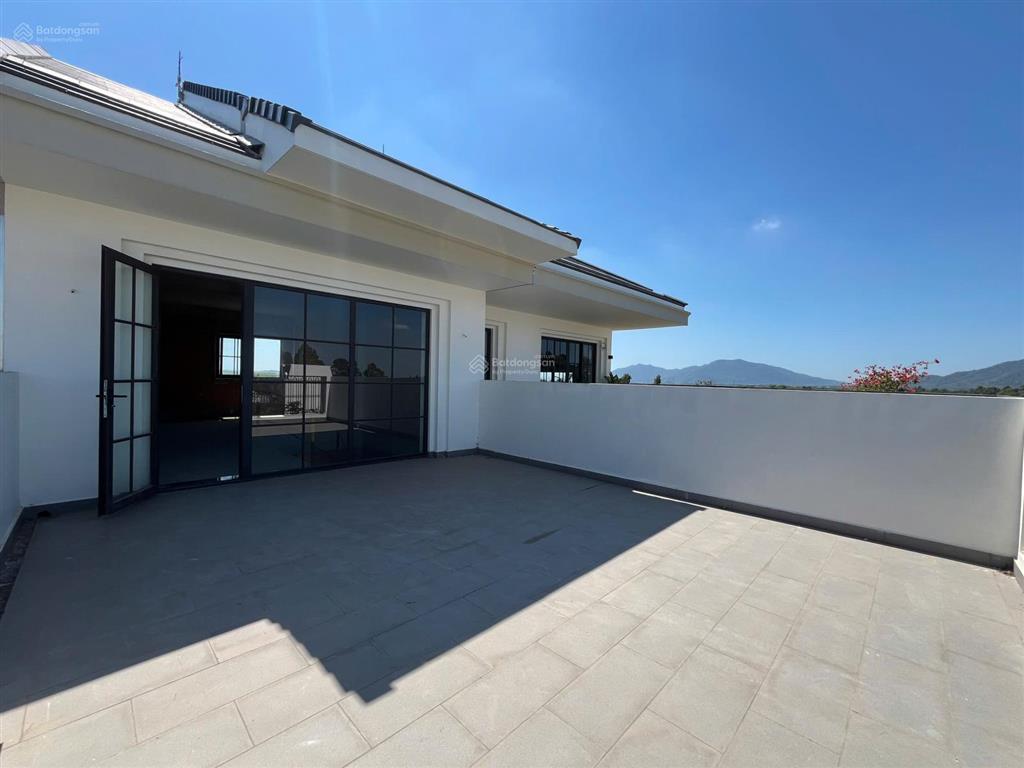 Nhà phố compound liền kề tttm có cam kết thuê 2530tr/tháng trong 5 năm liền kề sân bay long thành