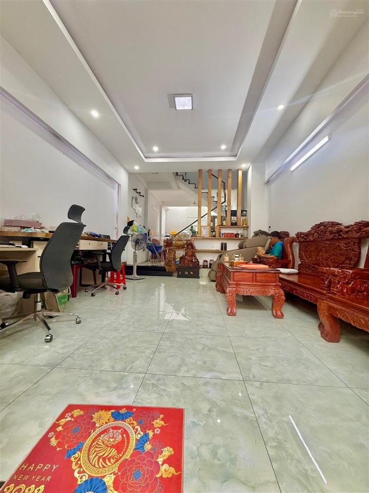 11,5 tỷ nhà 3 tầng mặt tiền kdc thành uỷ đường số 18, hiệp bình chánh bên gigamall nhiều tiện ích