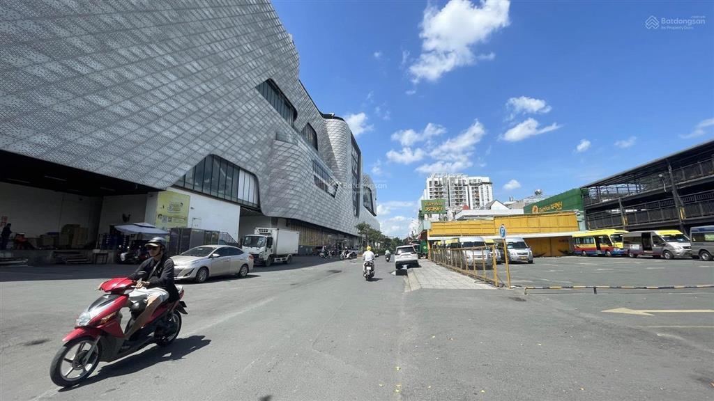 Ngộp bank đất + 12 phòng trọ 565,3m2 nở hậu 13,3m mặt tiền đường số 19 sau gigamall khu bên sông