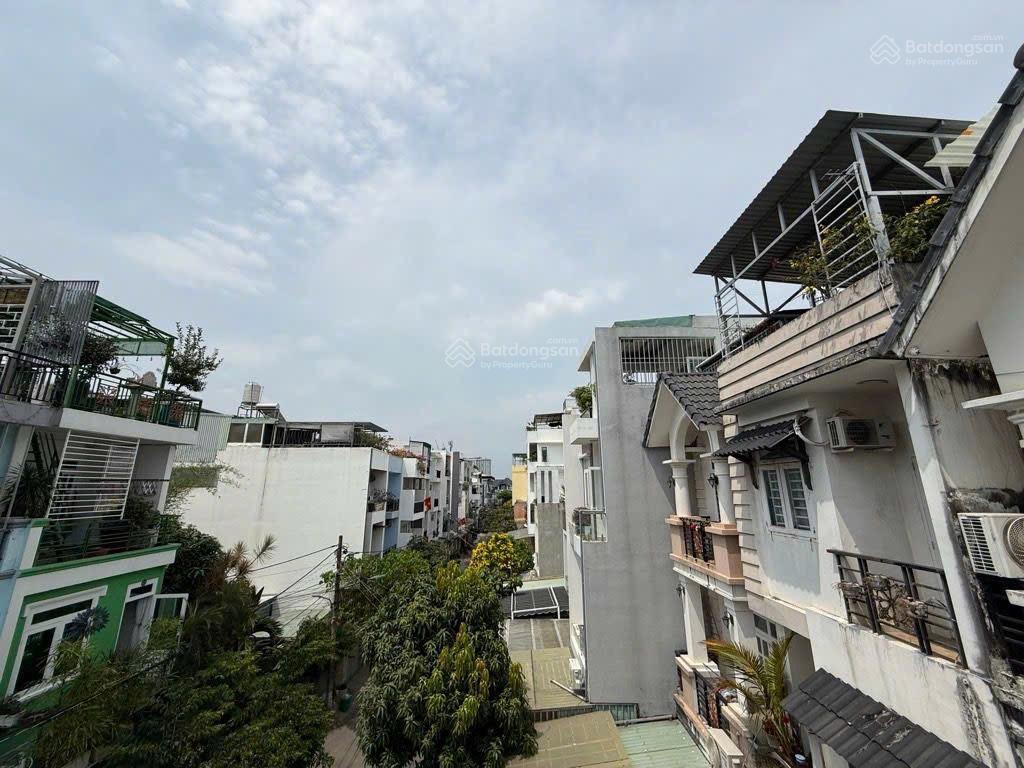 Nhà 3 tầng nhựa xe hơi đường số 37, hiệp bình chánh bên hông chợ hiệp bình 66m2 ngang 6m giá 8 tỷ