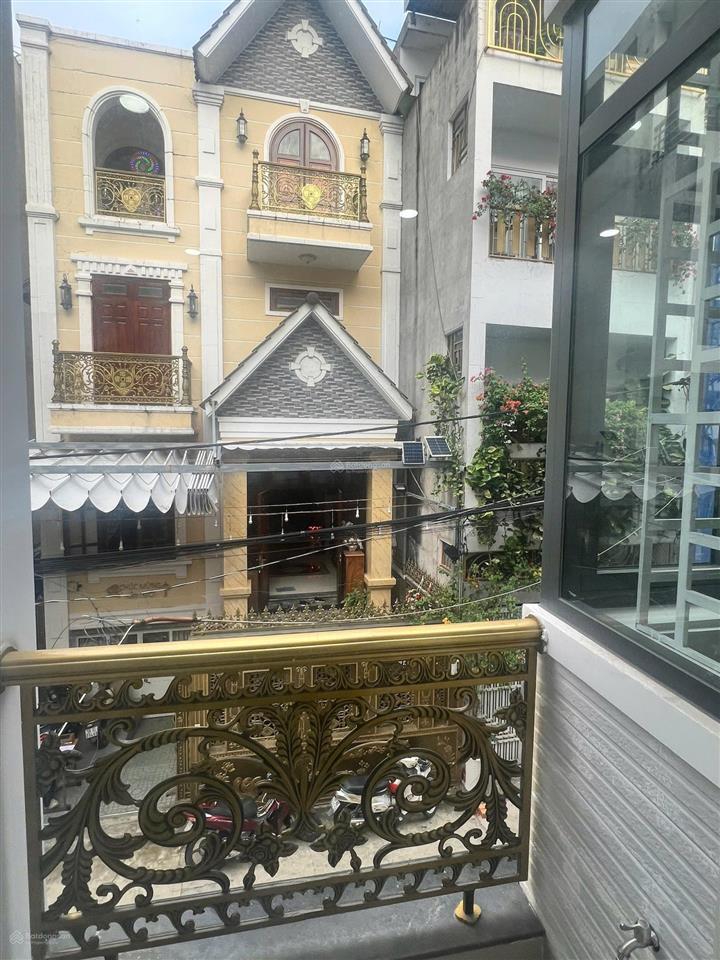Cho thuê nhà 4 tầng, 4pn, 4wc đường số 5 ngay cạnh vincom võ văn ngân thủ đức chỉ 25tr/tháng