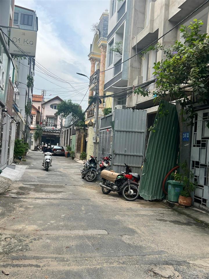 Cho thuê nhà 4 tầng, 4pn, 4wc đường số 5 ngay cạnh vincom võ văn ngân thủ đức chỉ 25tr/tháng